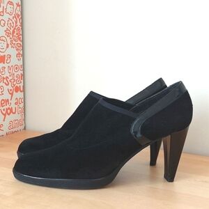 Stuart weitzman black suede high heel shoes